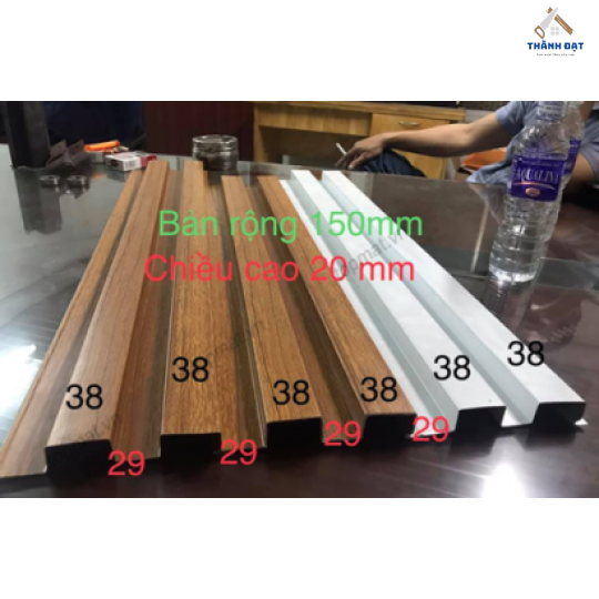 lambri ốp tường sóng